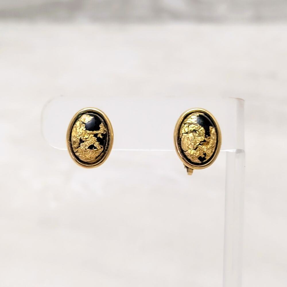 Vintage Clip On Earrings Gold Tone & Black Domed Oval - Really Pretty Earrings